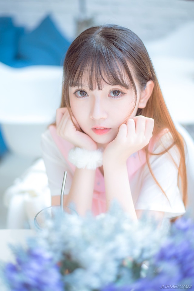 “当我没说。”魏延看着庞统吃人的表情，讪讪的道：“那就祝你早日功成！”